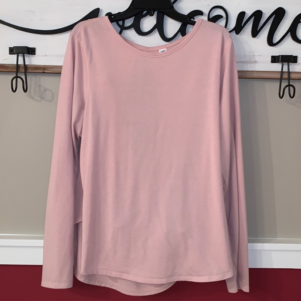 Light pink old navy active long sleeve top!
